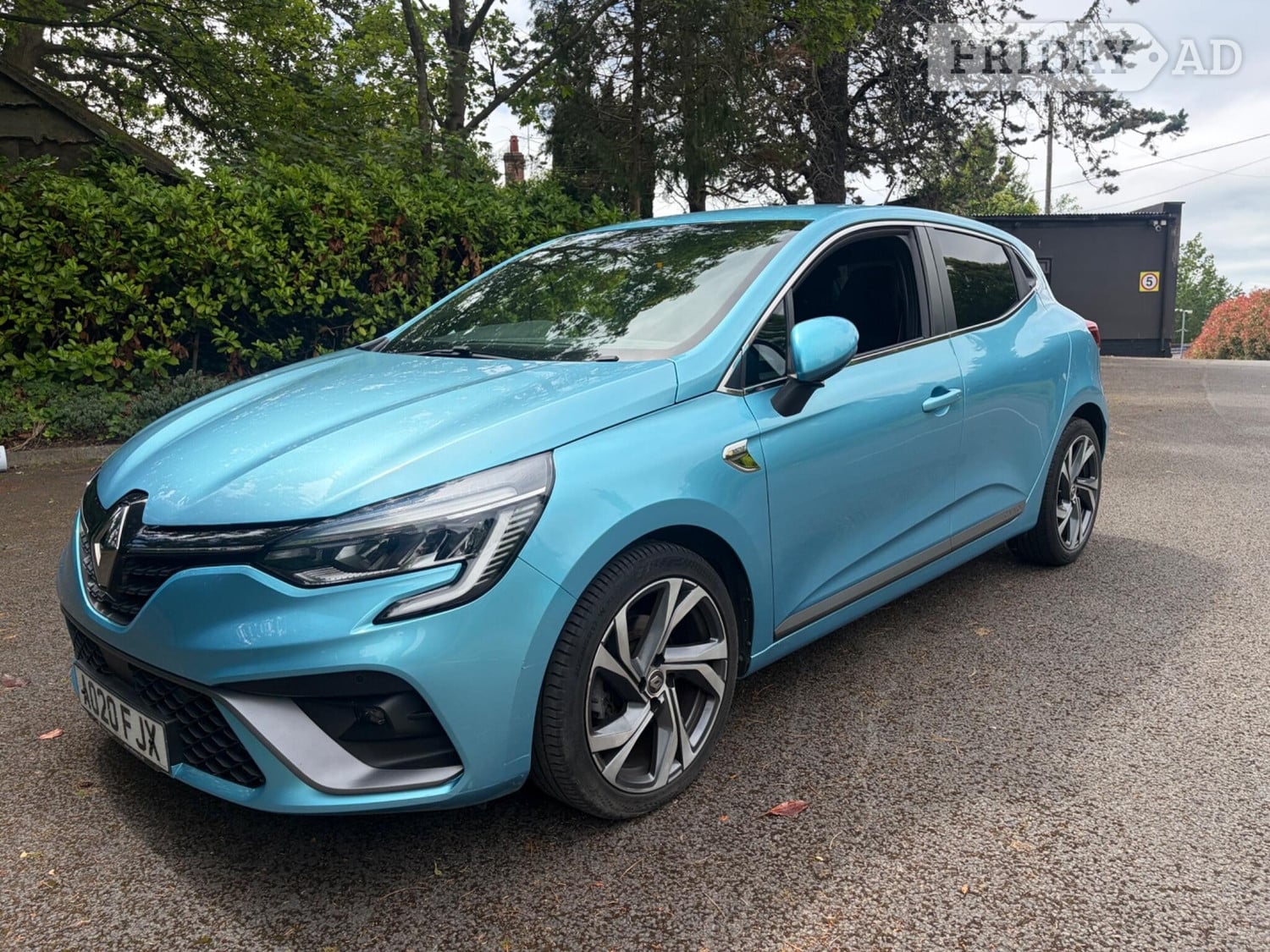 [ berth ]Renault Clio
