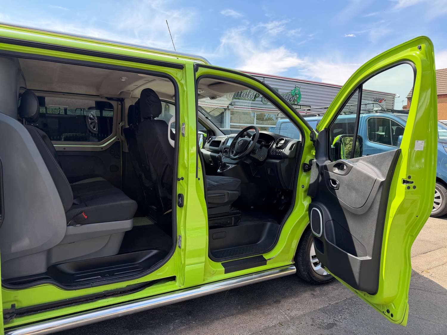 [ berth ]Vauxhall Vivaro