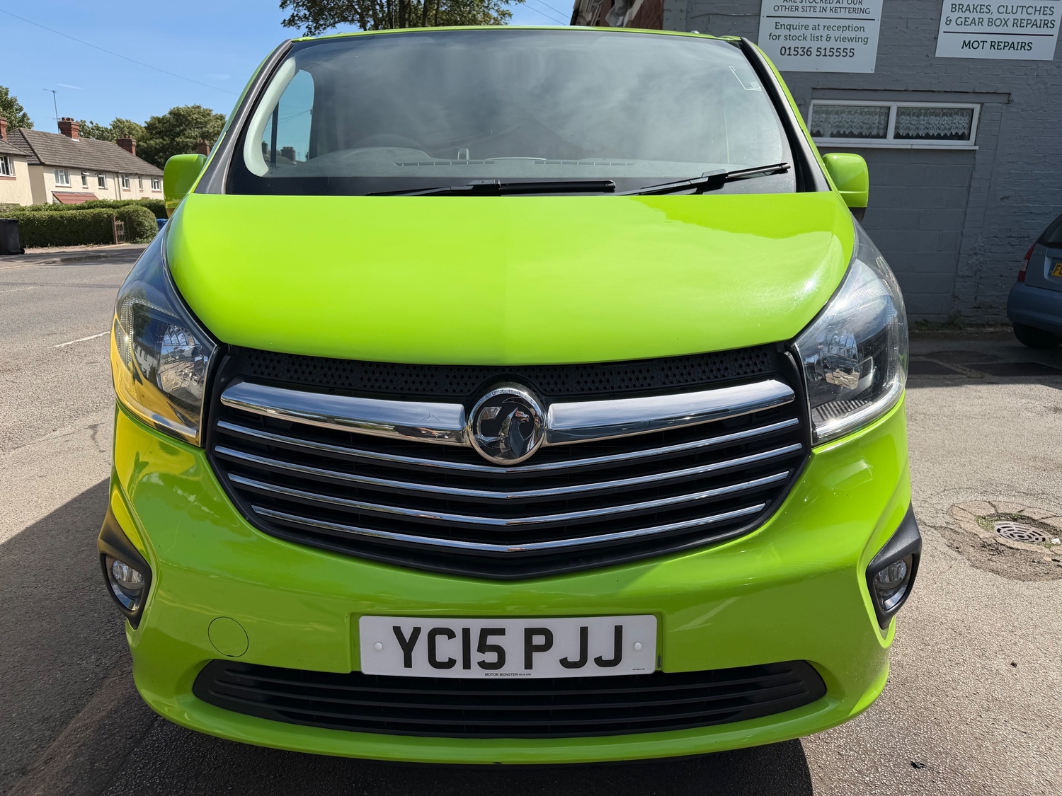 Vauxhall Vivaro 2015 - Vans & Commercial Vehicles