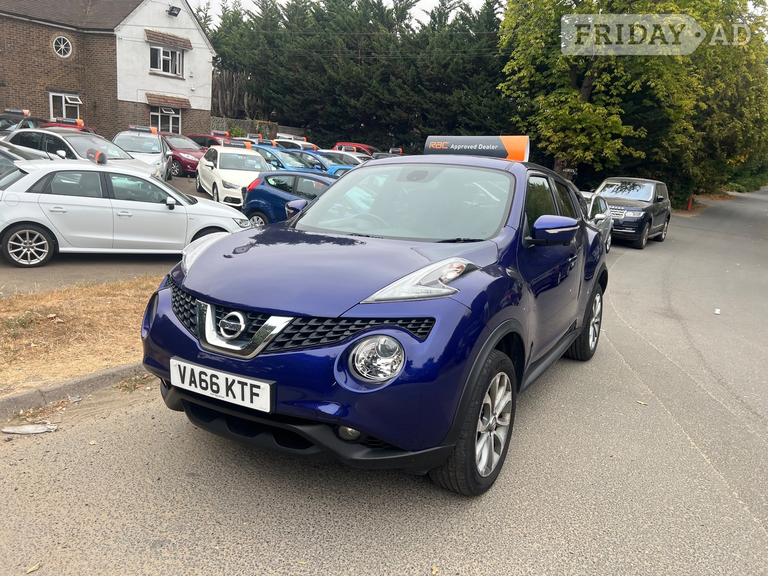 Nissan Juke 2017 in Horley