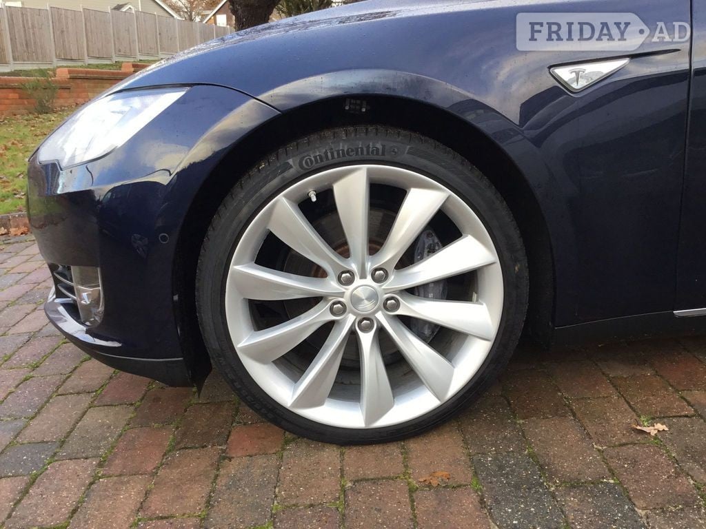 Tesla Model S St. Albans