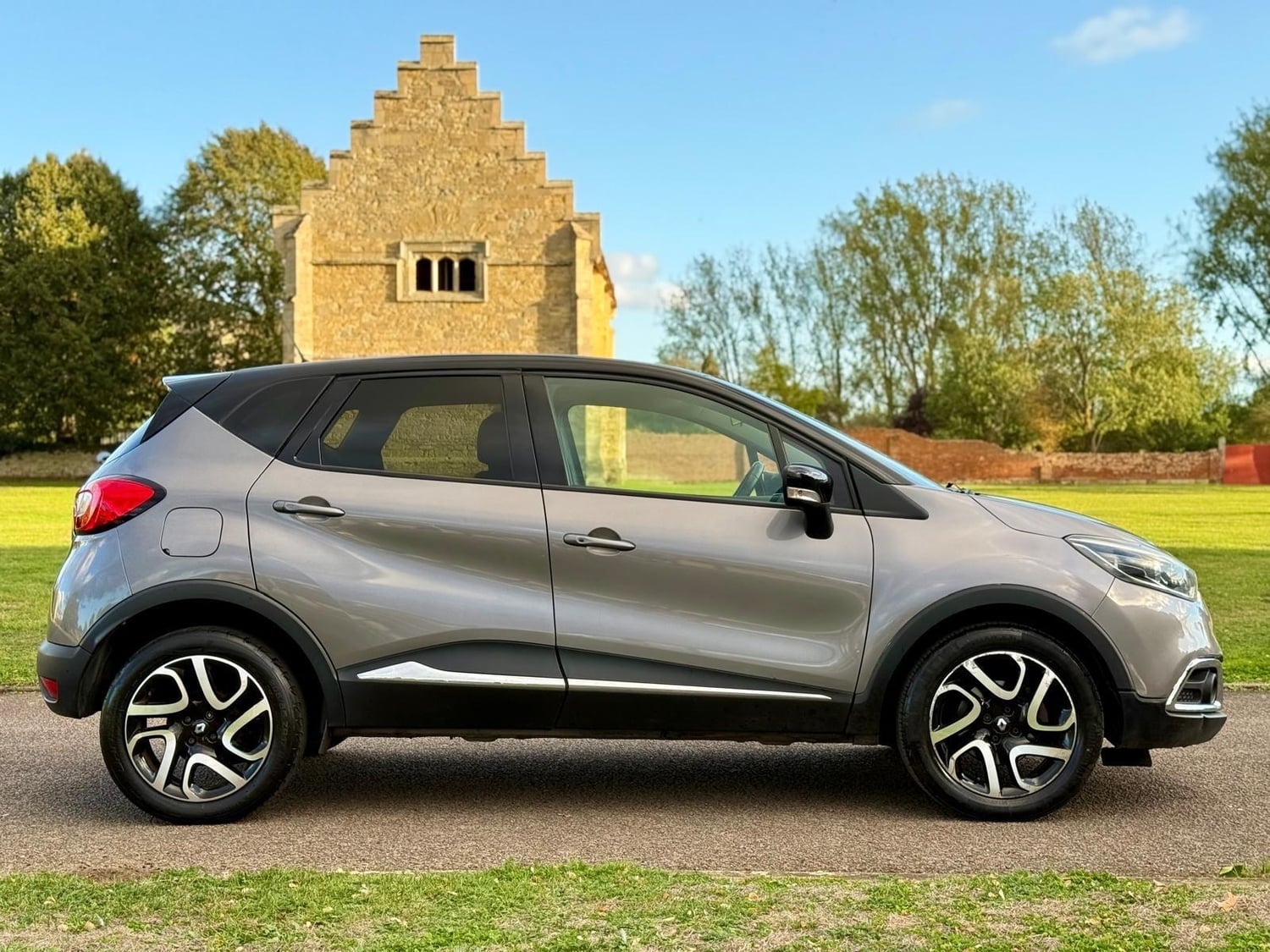 [ berth ]Renault Captur
