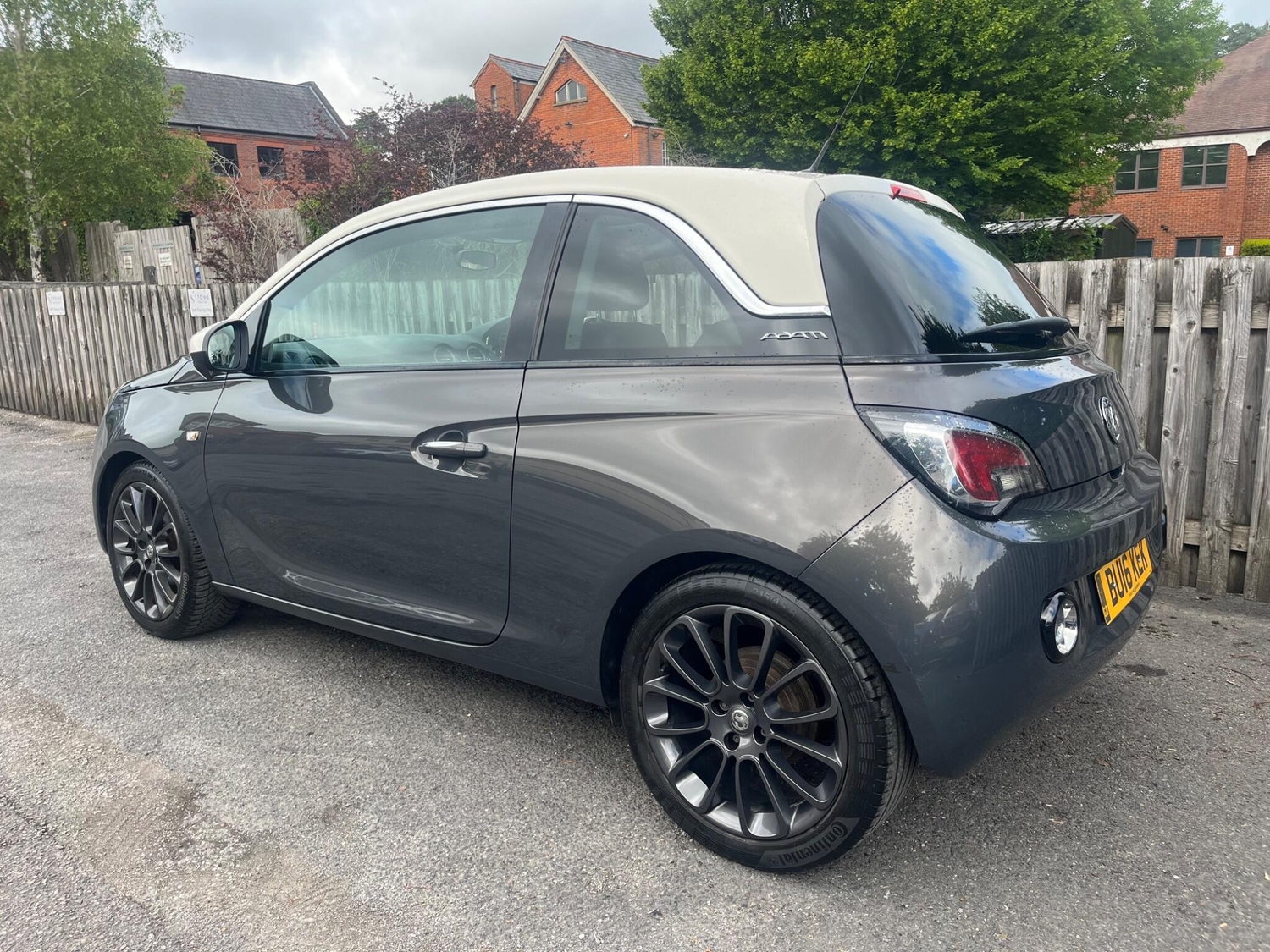 [ berth ]Vauxhall Adam