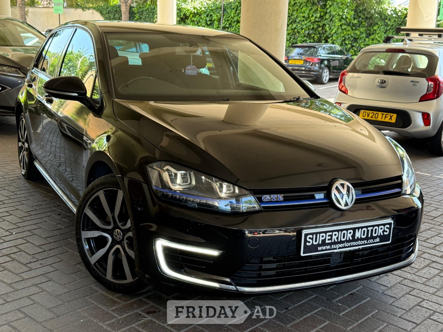 Volkswagen Golf 2016 in Staines