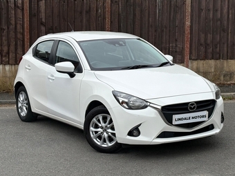 Mazda Mazda2 2015