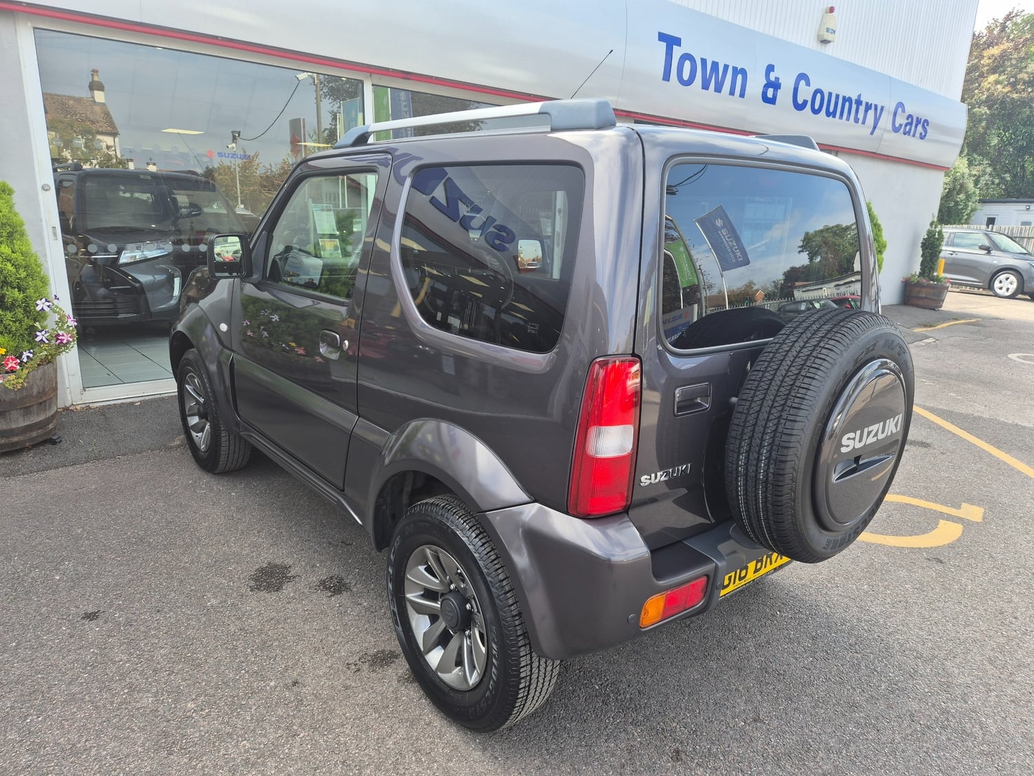 Suzuki Jimny 2016 - Cars in Aldershot