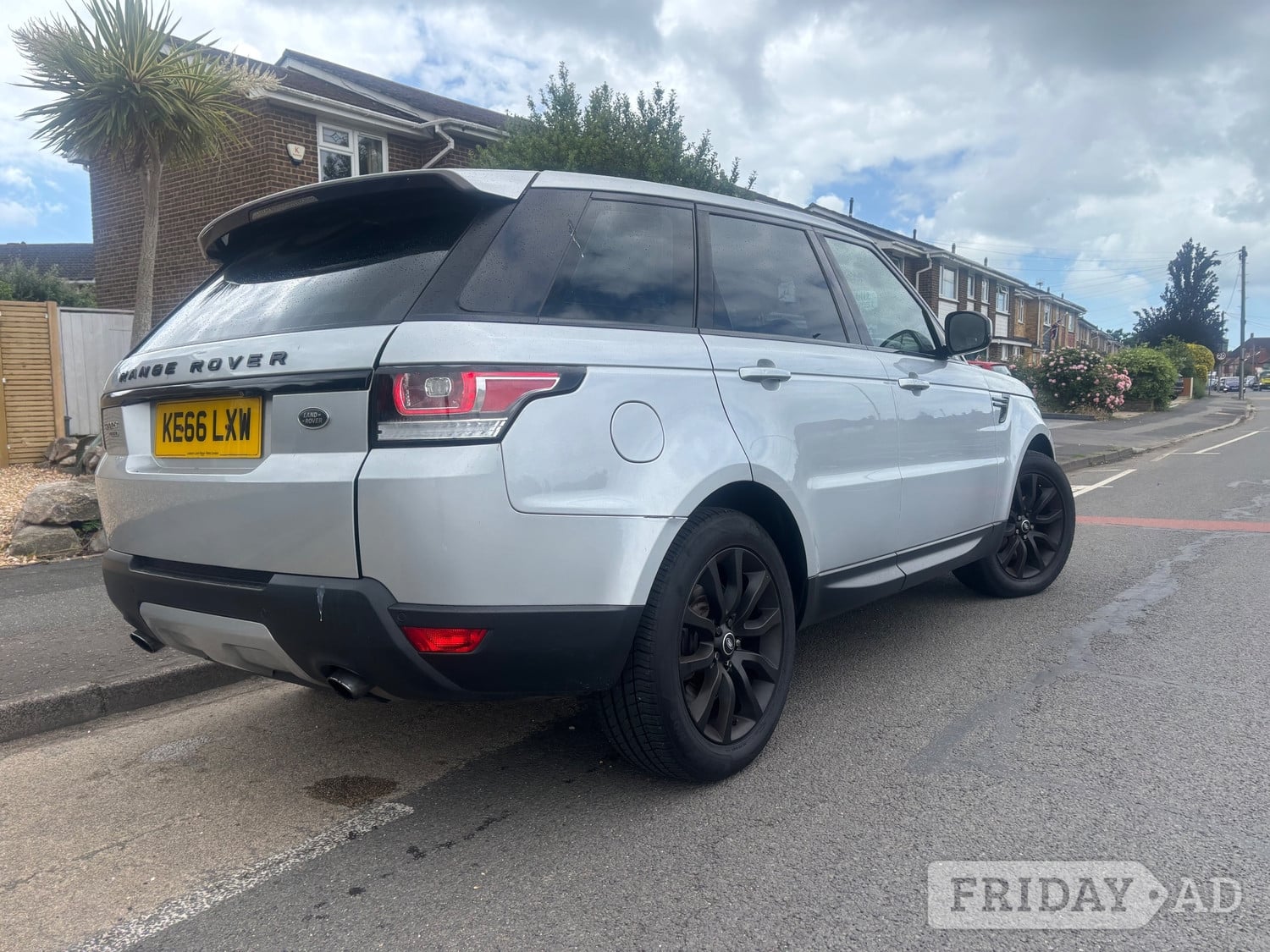 [ berth ]Land Rover Range Rover Sport