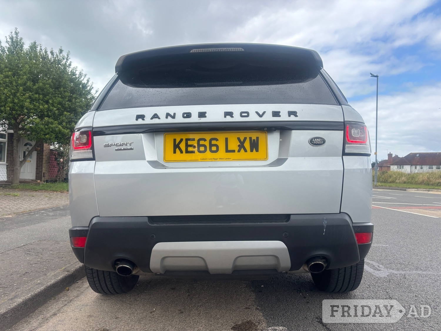 [ berth ]Land Rover Range Rover Sport