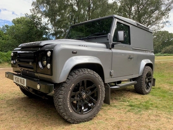 Land Rover Defender 90 2011