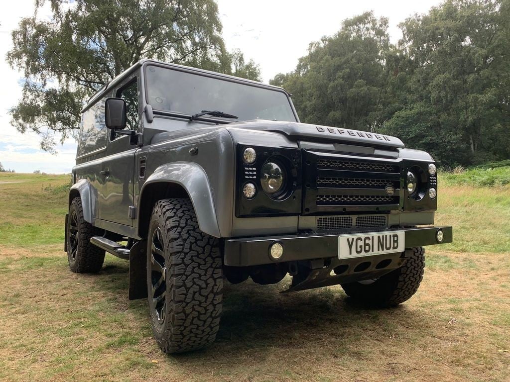 Land Rover Defender 90 2011 - Cars in St. Albans