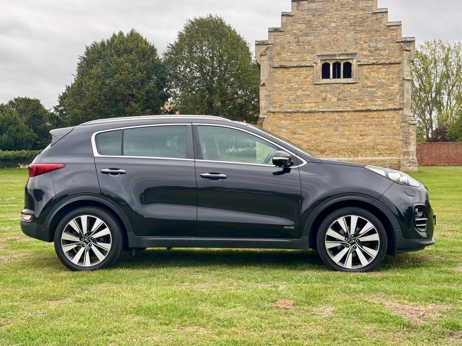 [ berth ]Kia Sportage