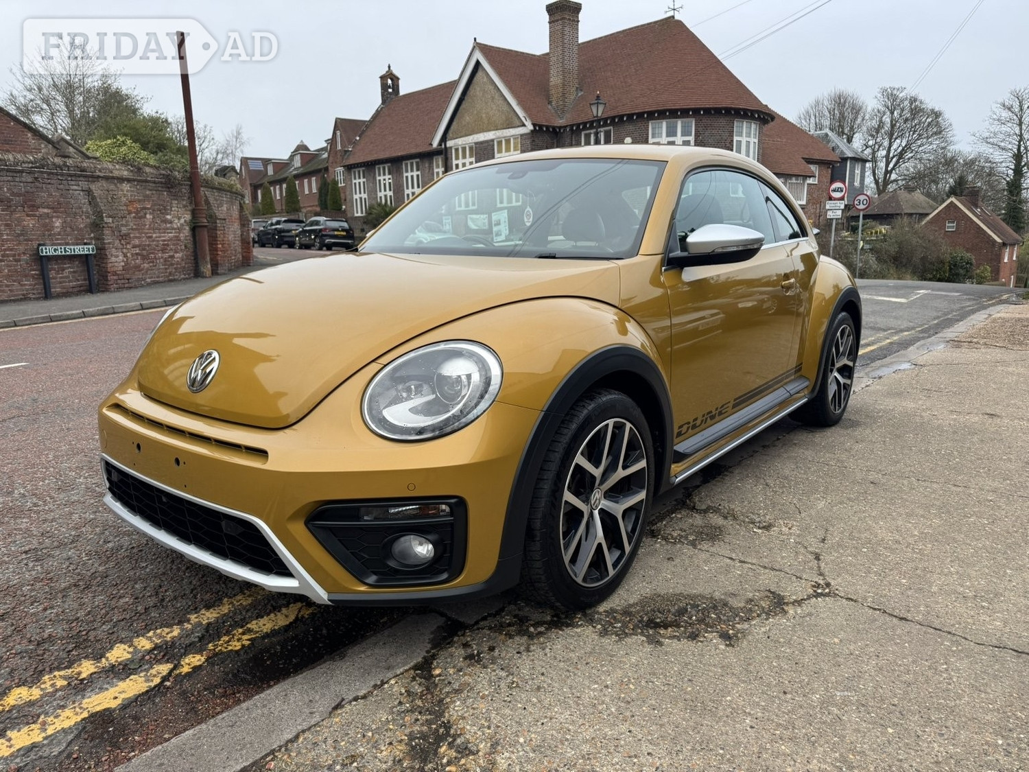 Volkswagen Beetle 2016 - Cars in Mayfield