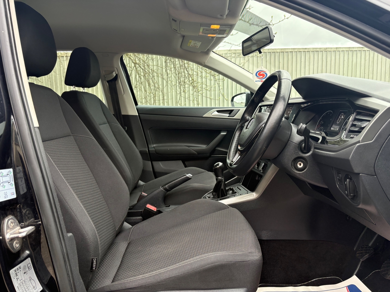 Volkswagen Polo 2019 - Cars in Airdrie