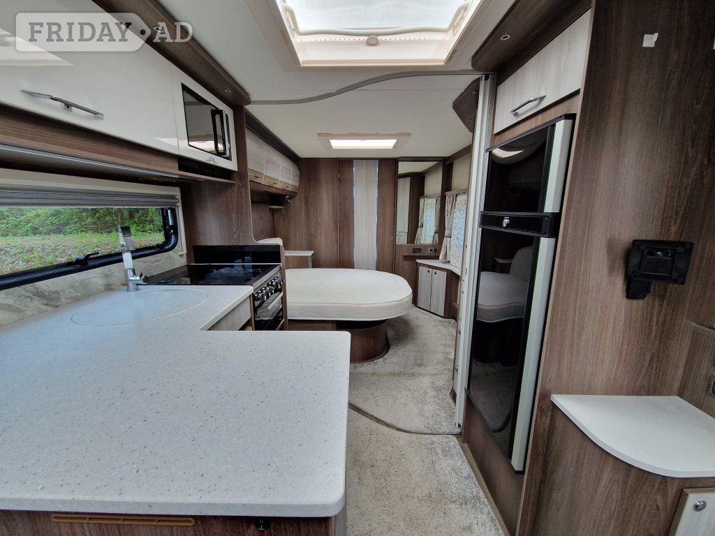 Coachman Lusso 2021 in Highbridge