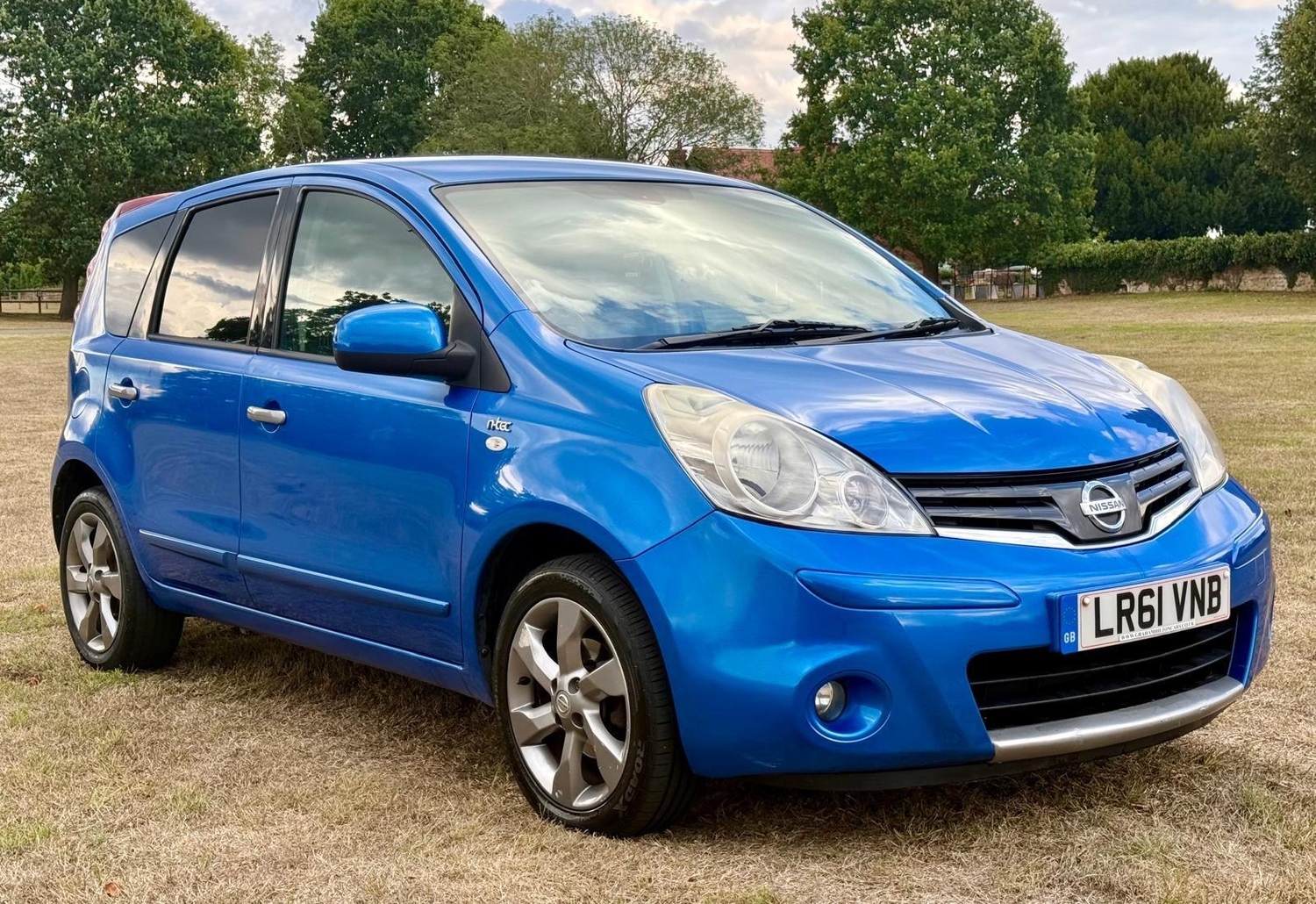 Nissan Note 2011 - Cars