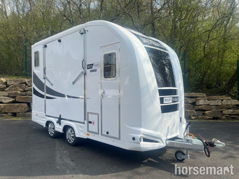 Equi-Trek Night-Treka  Horse Trailer
