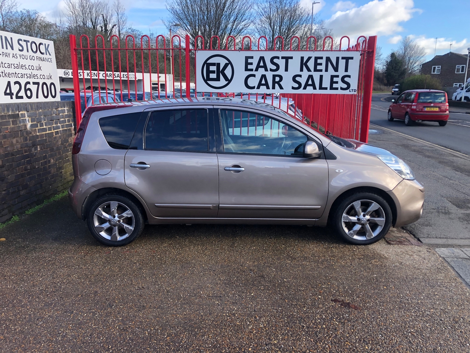 Nissan Note 2010 - Cars