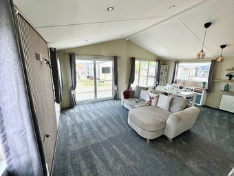LOVELY PRE-LOVED 3 BED LODGE FOR SALE AT NEW BEACH HOLIDAY PARK