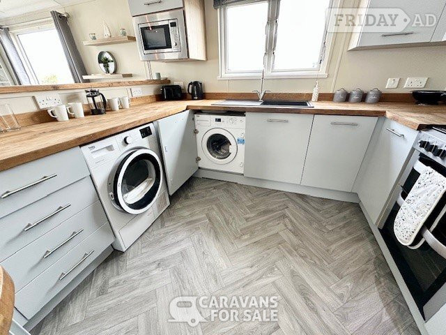 LOVELY PRE-LOVED 3 BED LODGE FOR SALE AT NEW BEACH HOLIDAY PARK - Holiday Homes
