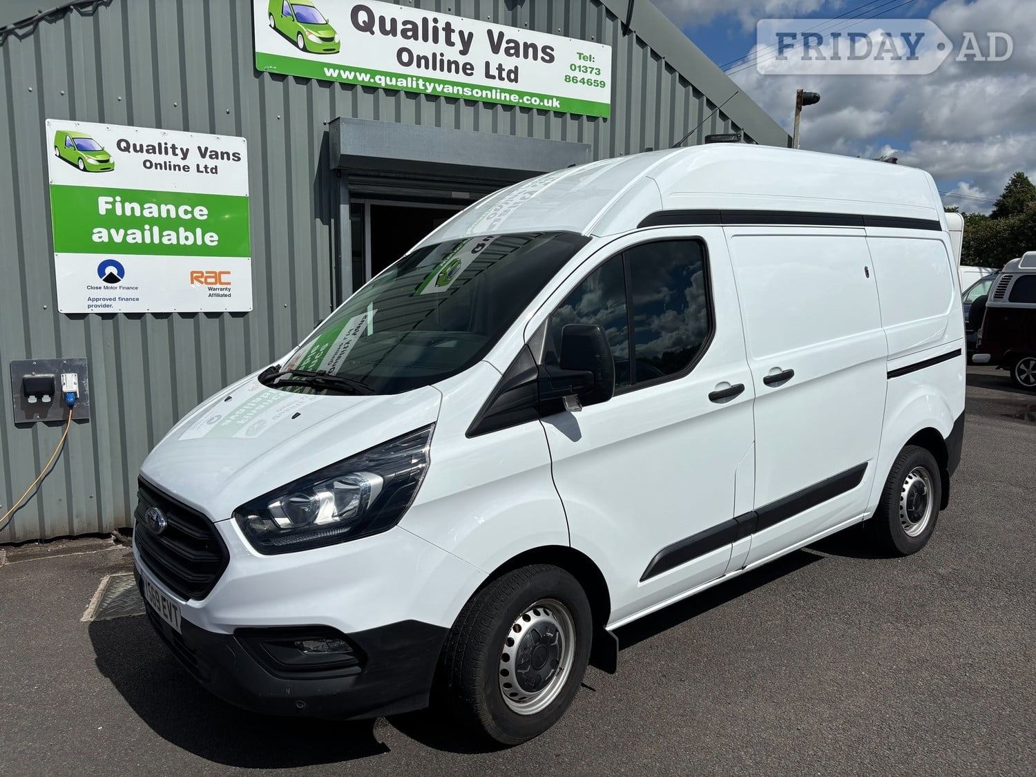 [ berth ]Ford Transit Custom
