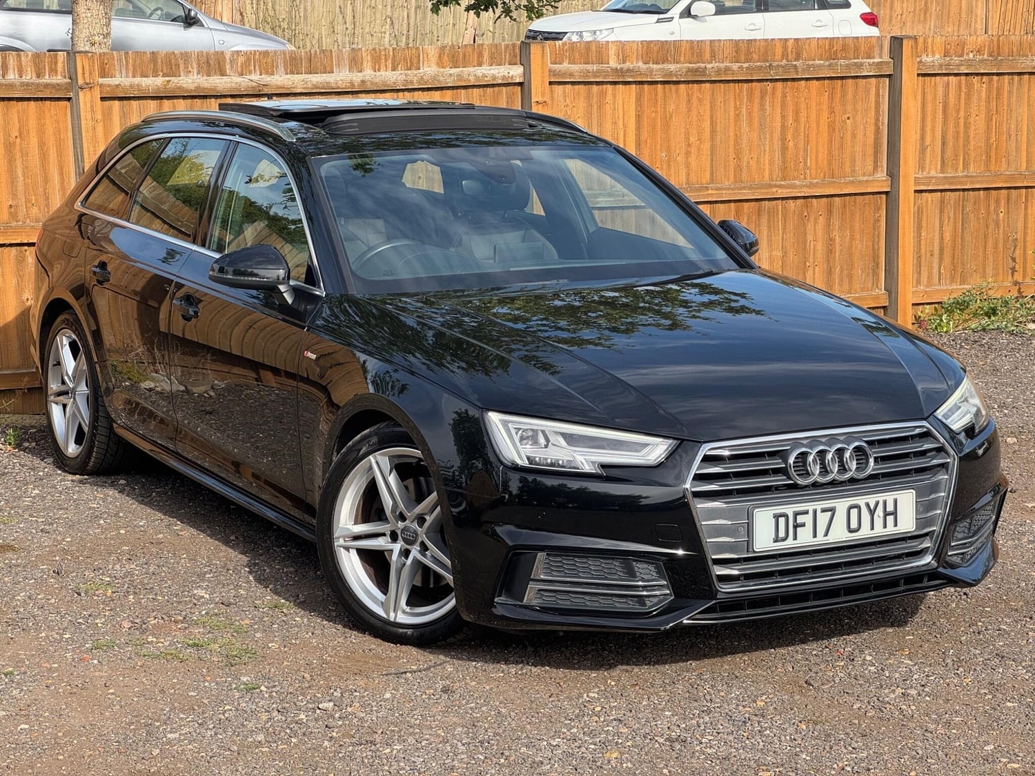 Audi A4 Avant 2017 in St. Albans