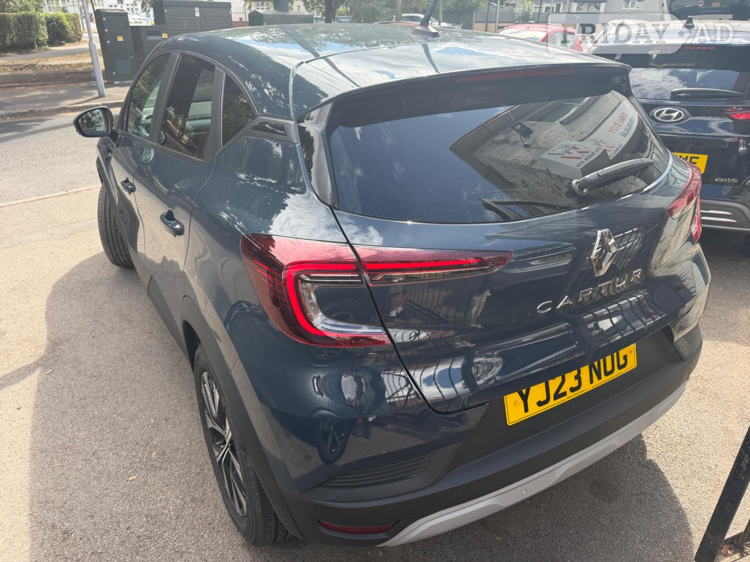 Renault Captur 2023 - Cars