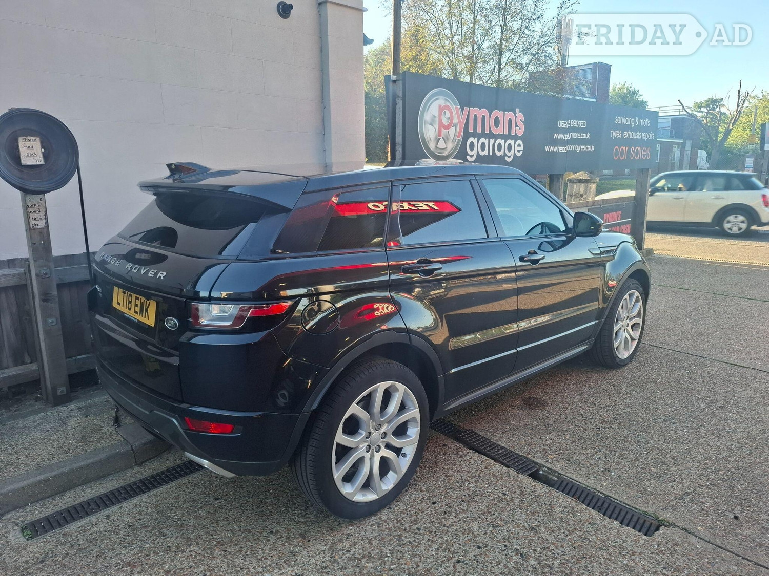 [ berth ]Land Rover Range Rover Evoque