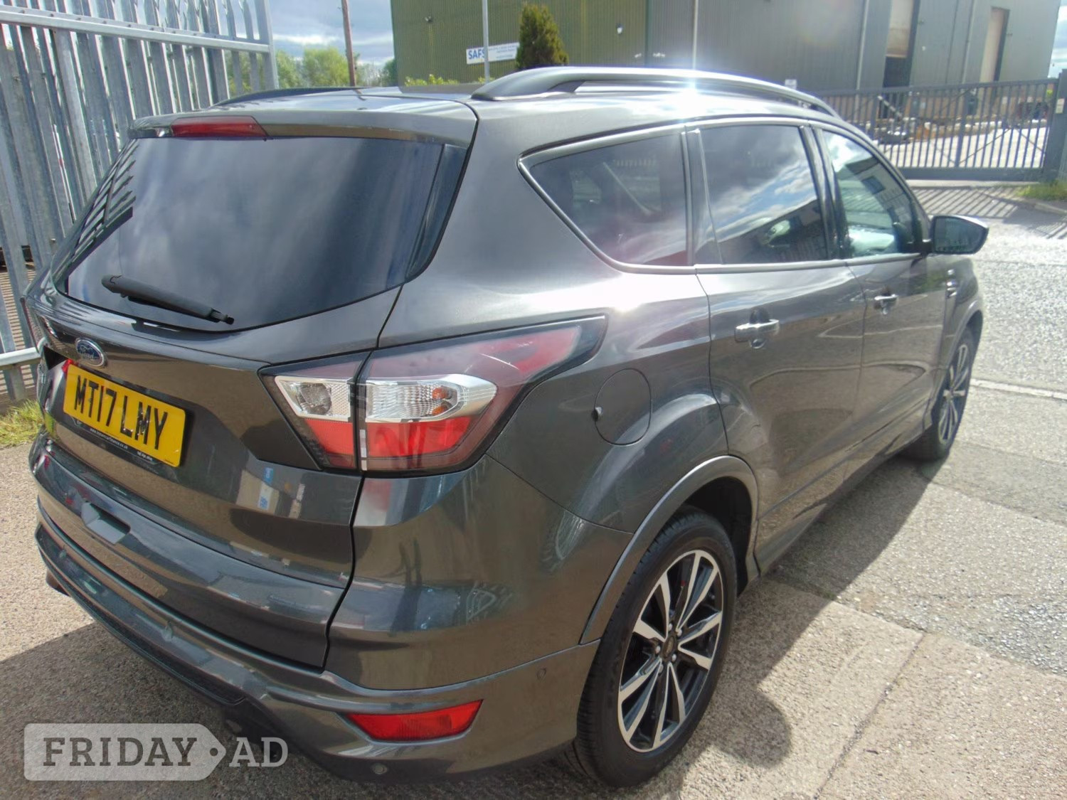 [ berth ]Ford Kuga