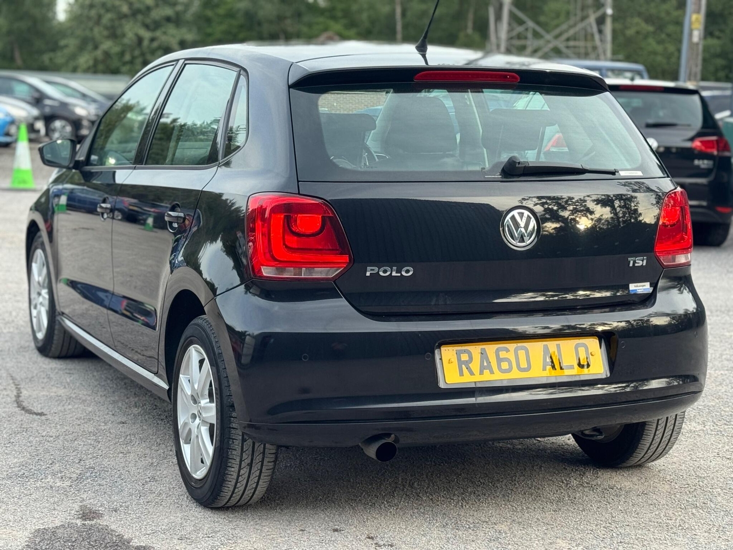 Volkswagen Polo 2011 - Cars in Farnham