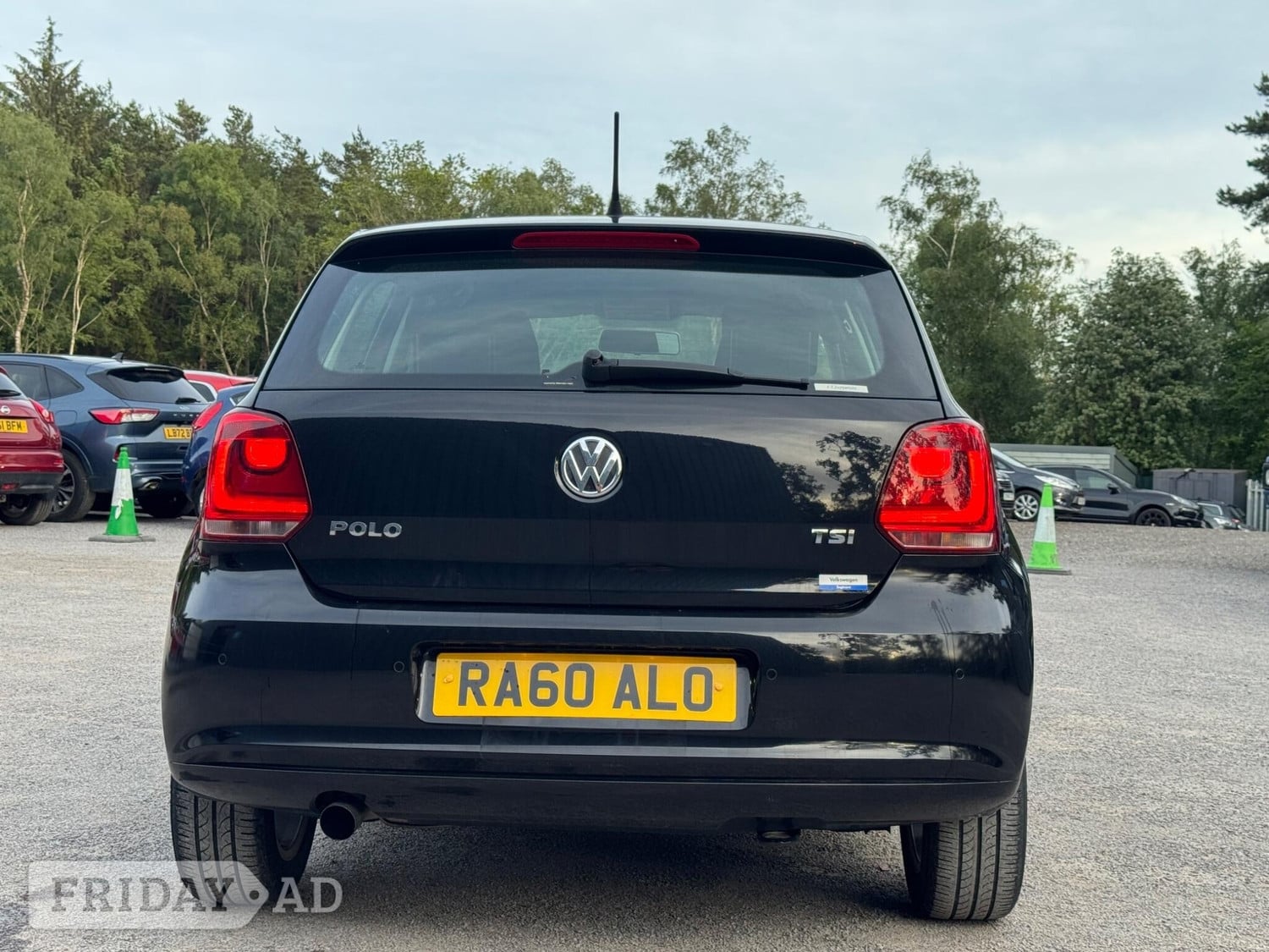 Volkswagen Polo 2011 - Cars in Farnham