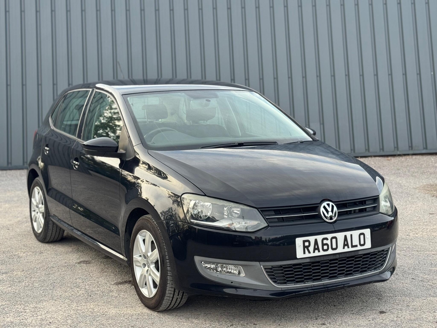 Volkswagen Polo 2011 - Cars
