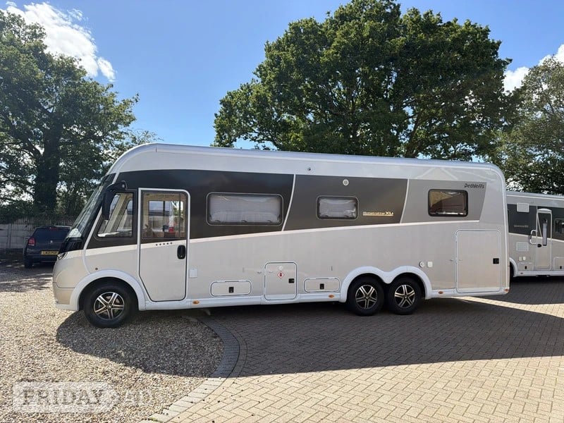 Dethleffs GLOBETROTTER XLI 7850-2 DBM PREMIUM 2020 for sale - Motorhomes & Caravans in Halstead