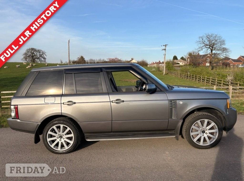 Land Rover Range Rover 2011 in Stockport