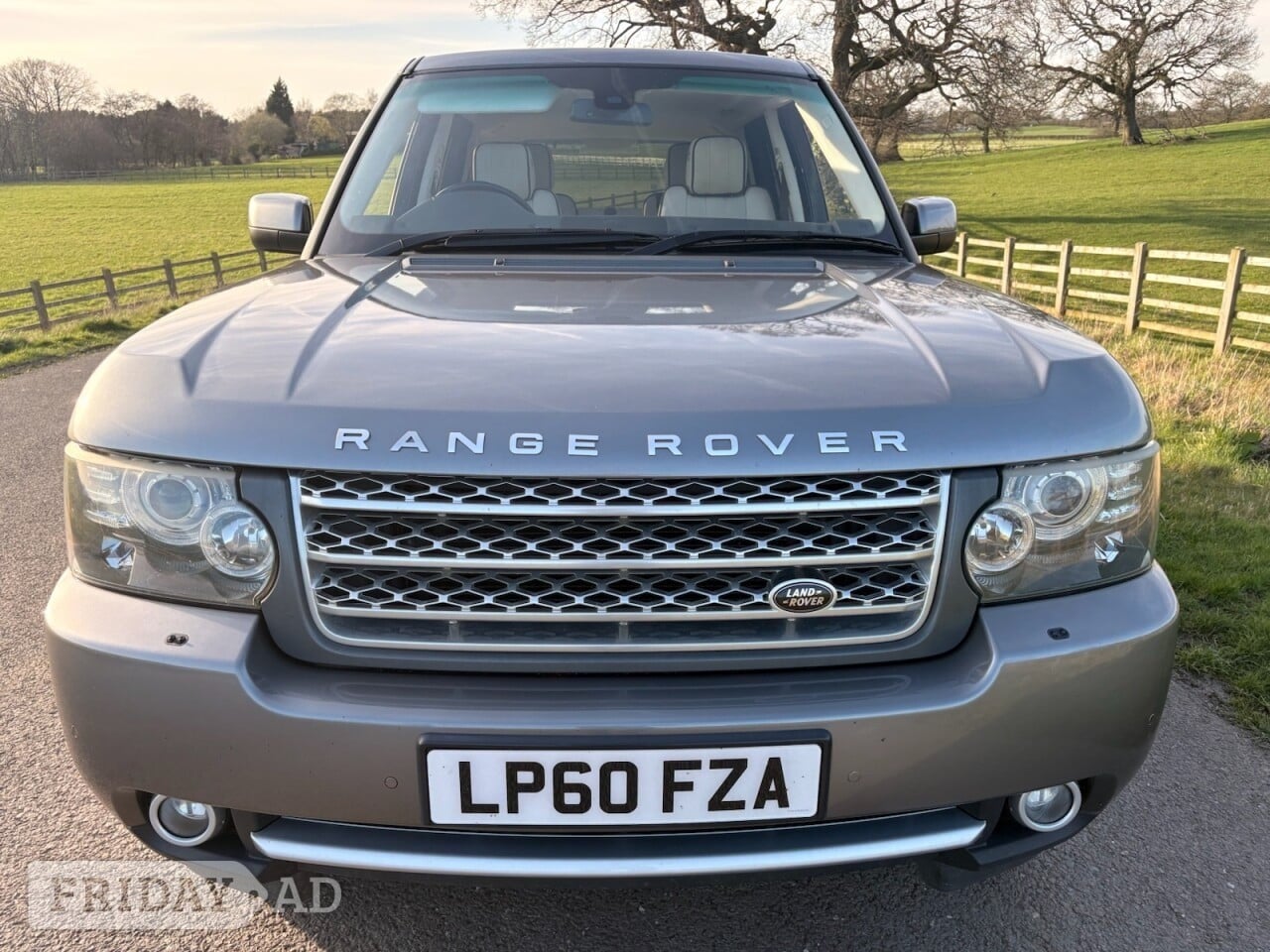 [ berth ]Land Rover Range Rover