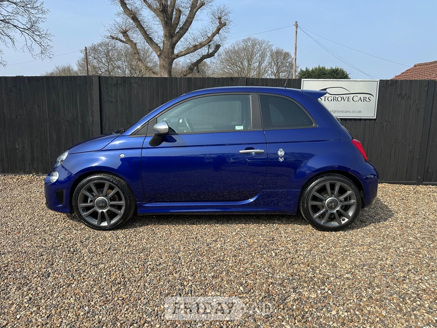 [ berth ]Abarth 595