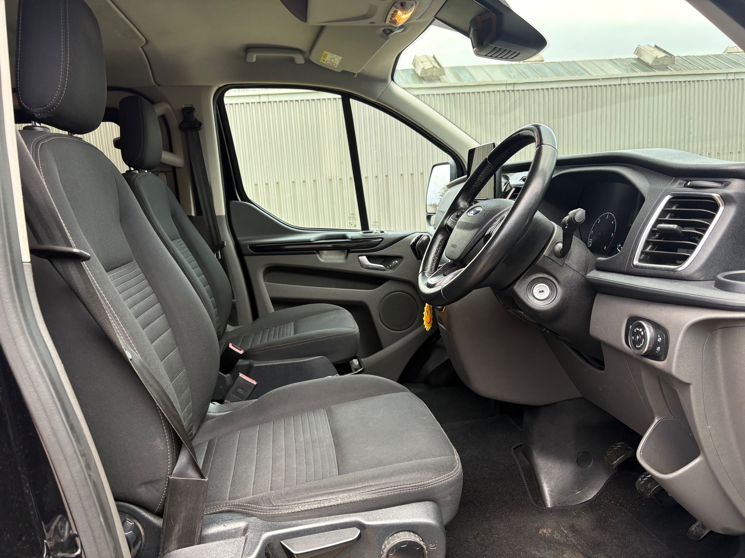 Ford Transit Custom 2020 - Vans & Commercial Vehicles in Airdrie