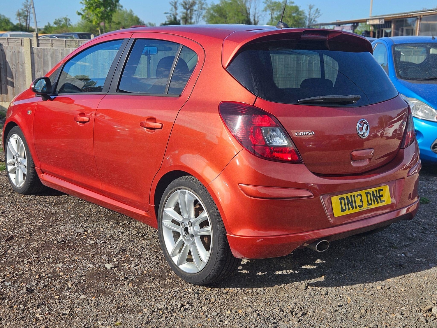 Vauxhall Corsa 2013 - Cars in Windsor