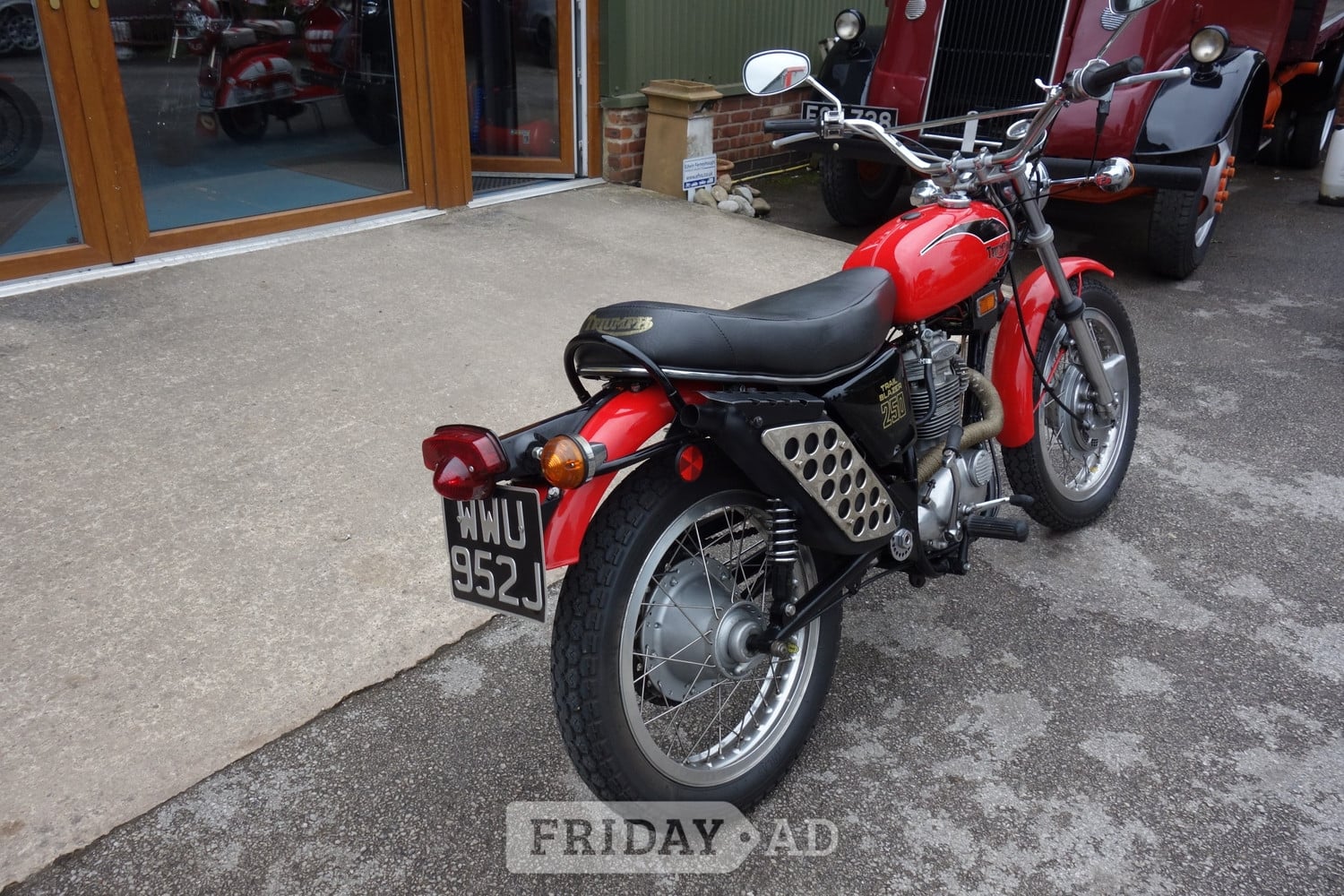 [ berth ]Triumph Blazer