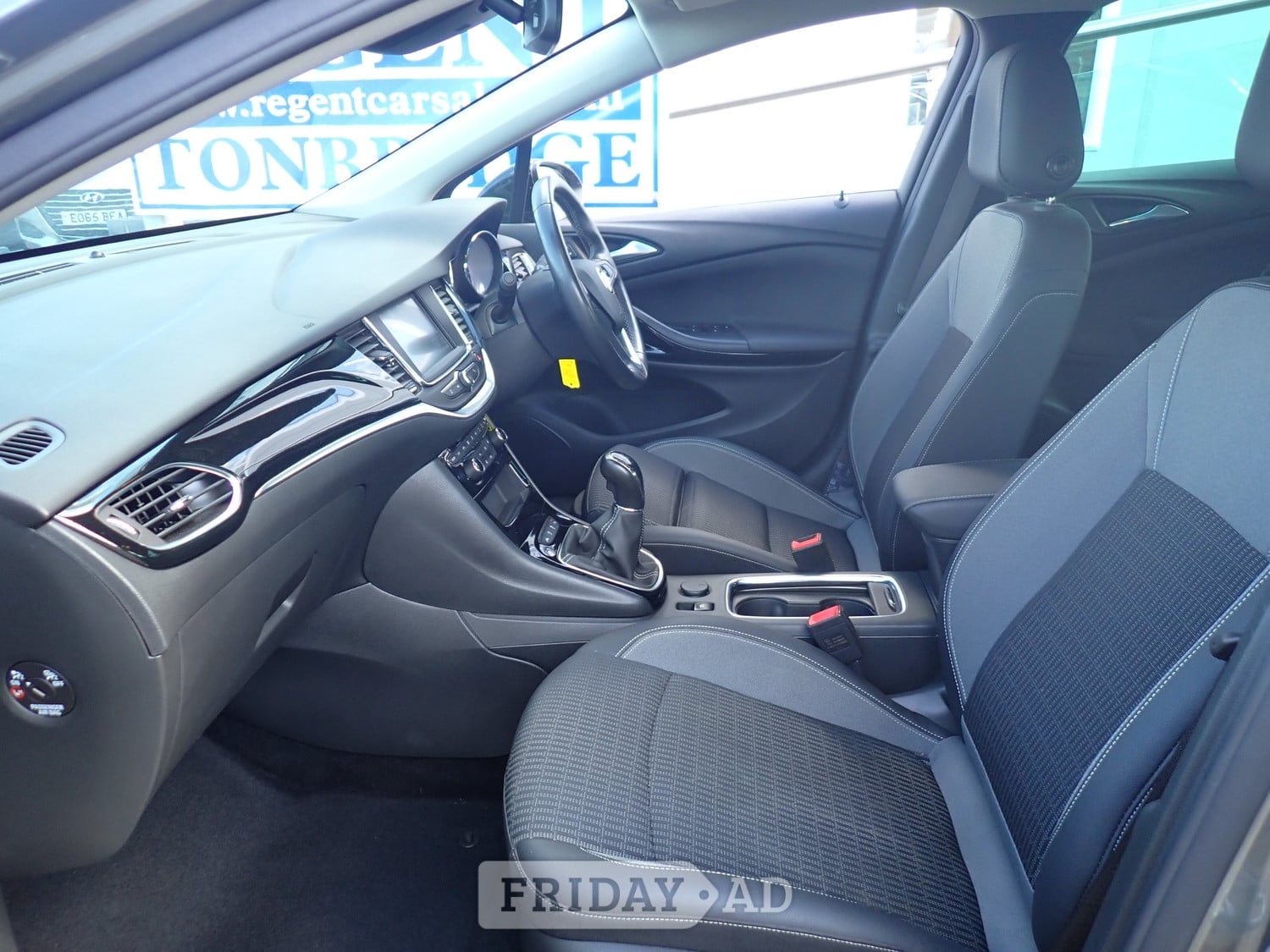[ berth ]Vauxhall Astra