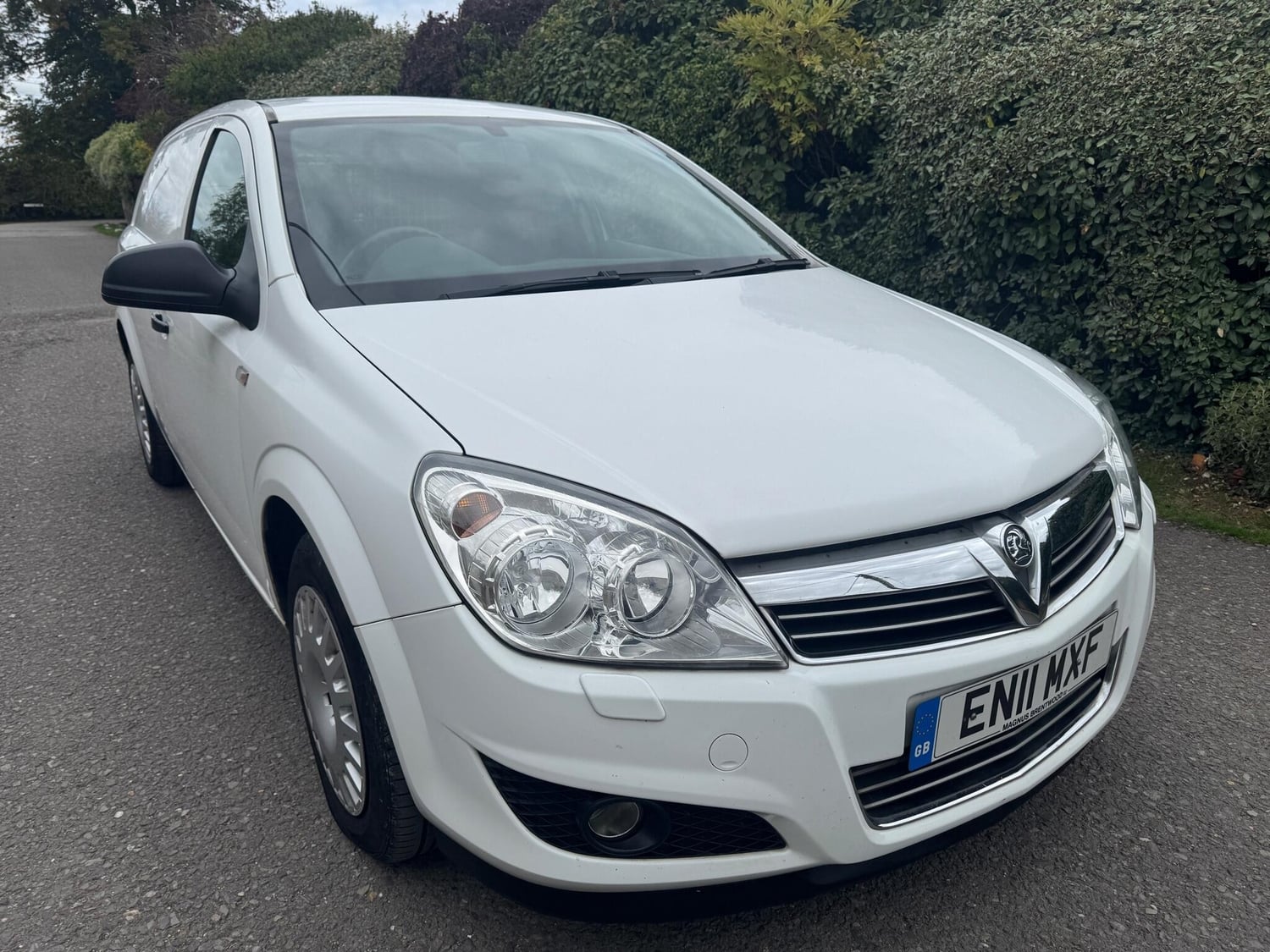 [ berth ]Vauxhall Astravan