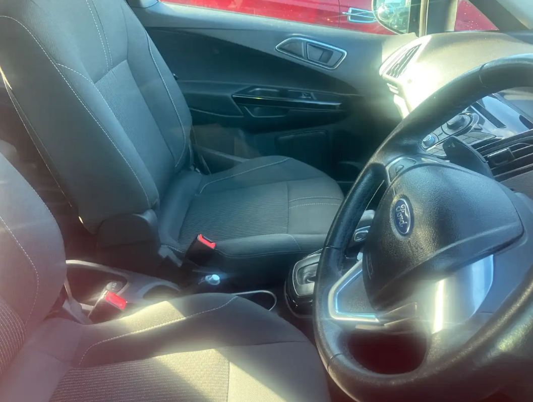 [ berth ]Ford B-MAX