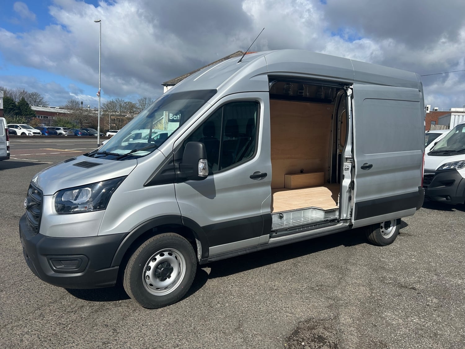 Ford Transit 2026 - Vans & Commercial Vehicles