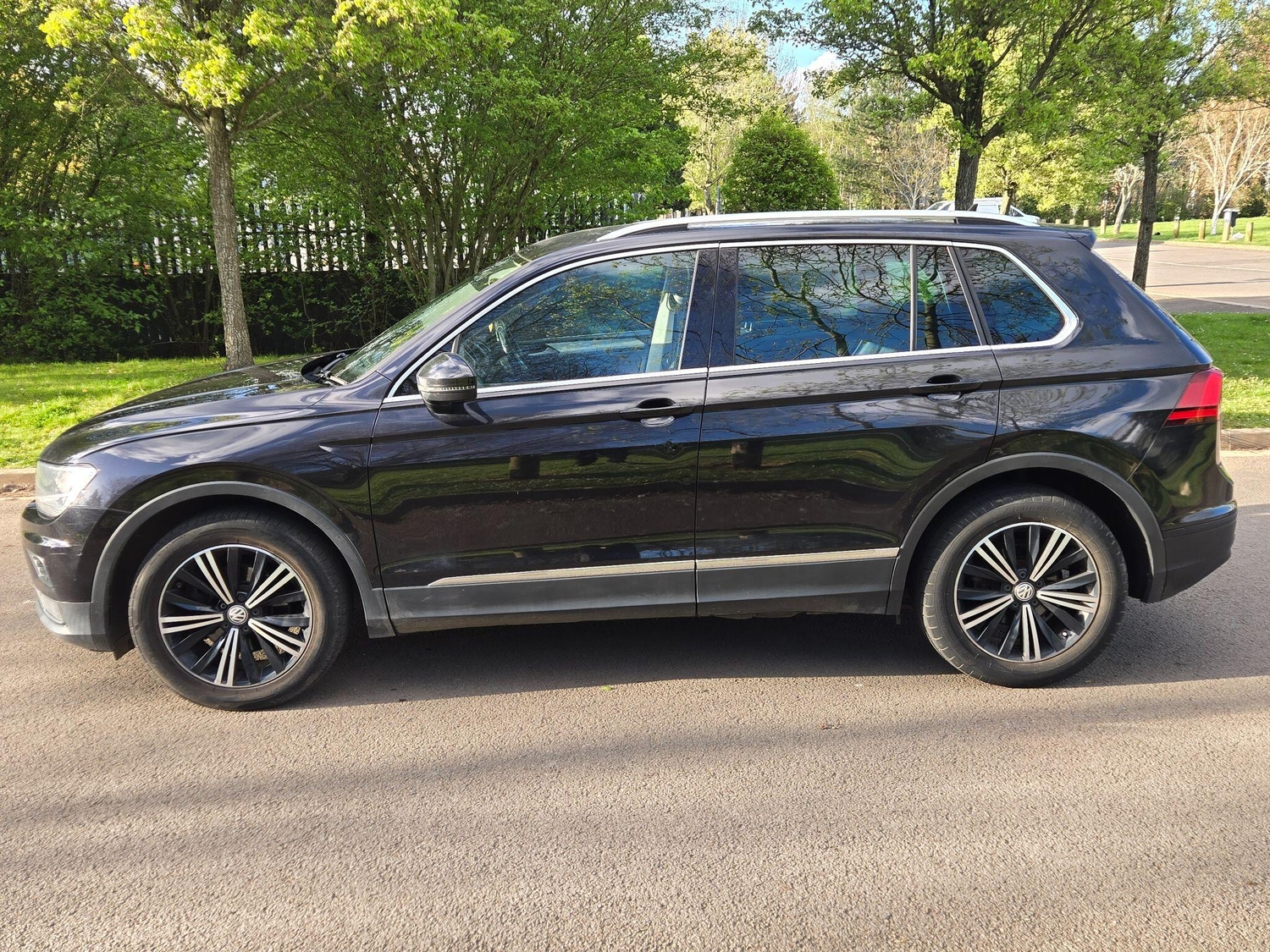Volkswagen Tiguan 2017 - Cars