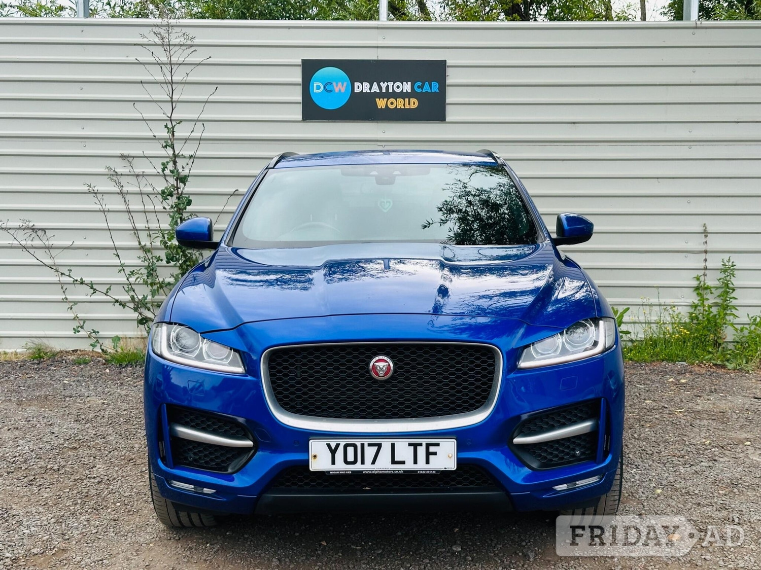 [ berth ]Jaguar F-Pace