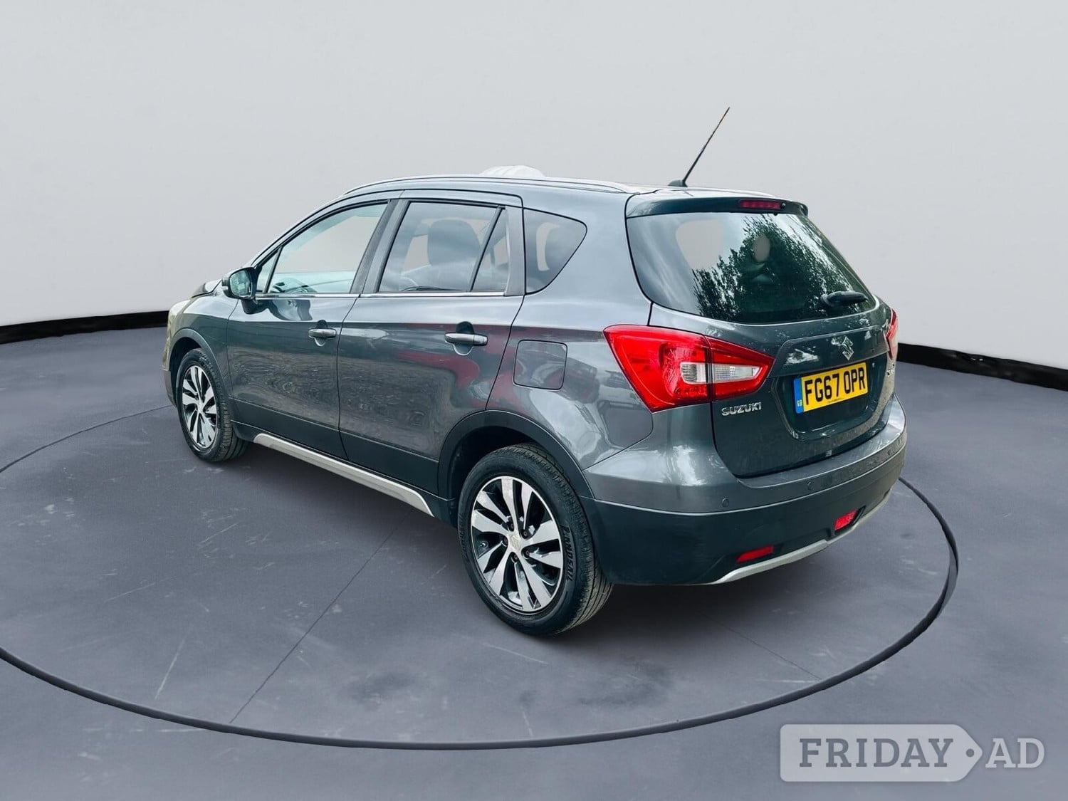 Suzuki SX4 2017 - Cars in Ealing