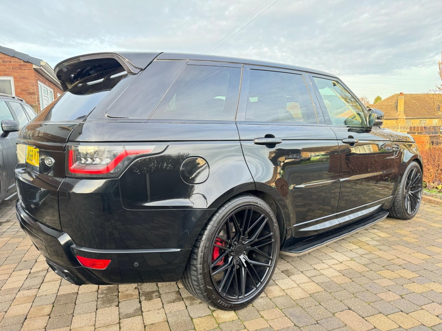 [ berth ]Land Rover Range Rover Sport