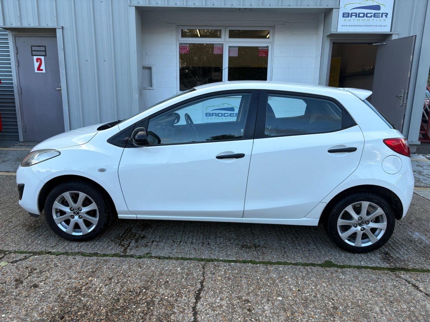 [ berth ]Mazda Mazda2