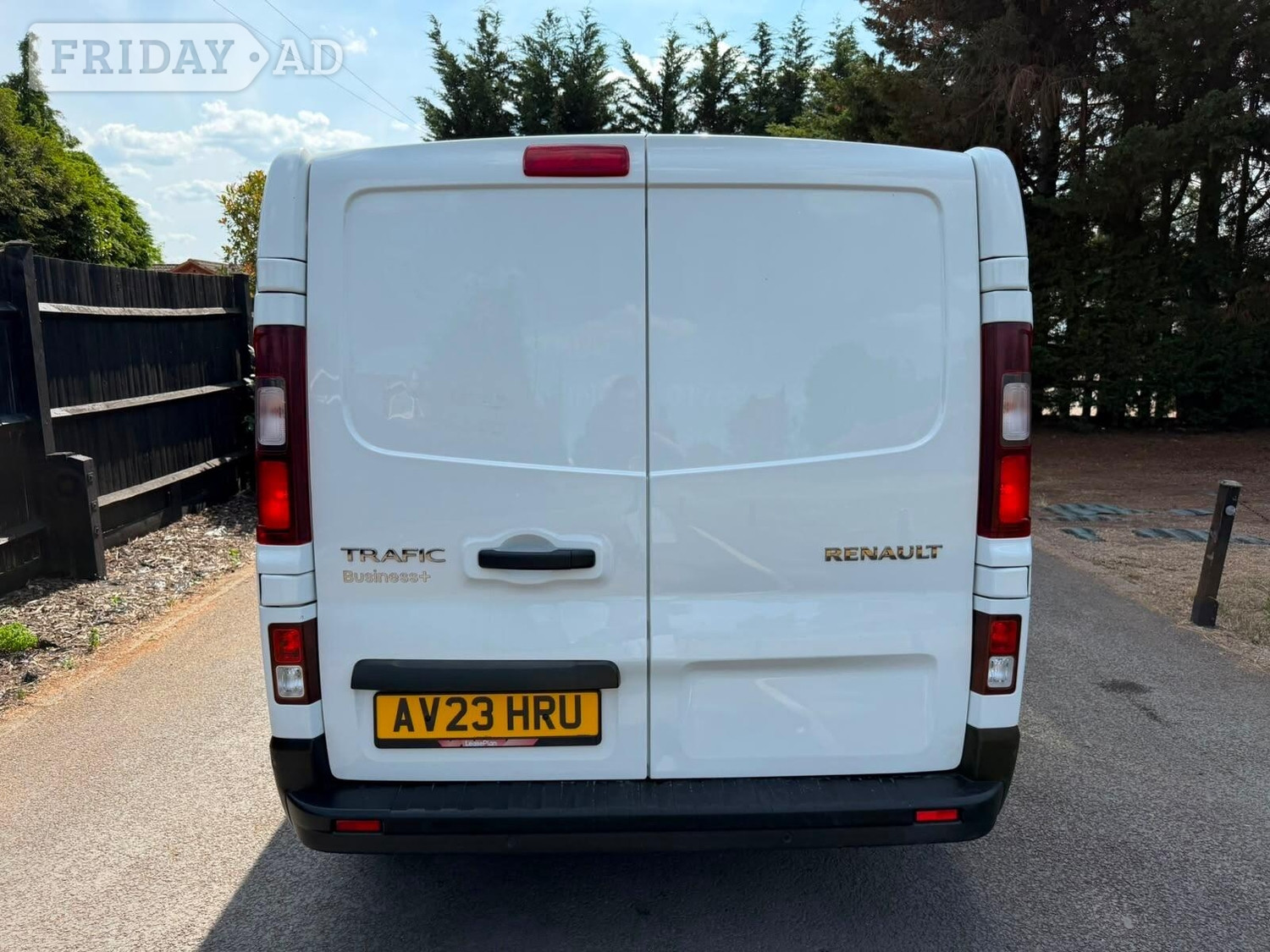 Renault Trafic 2023 - Vans & Commercial Vehicles in Addlestone