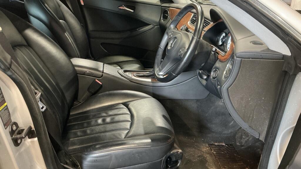 [ berth ]Mercedes-Benz CLS Class