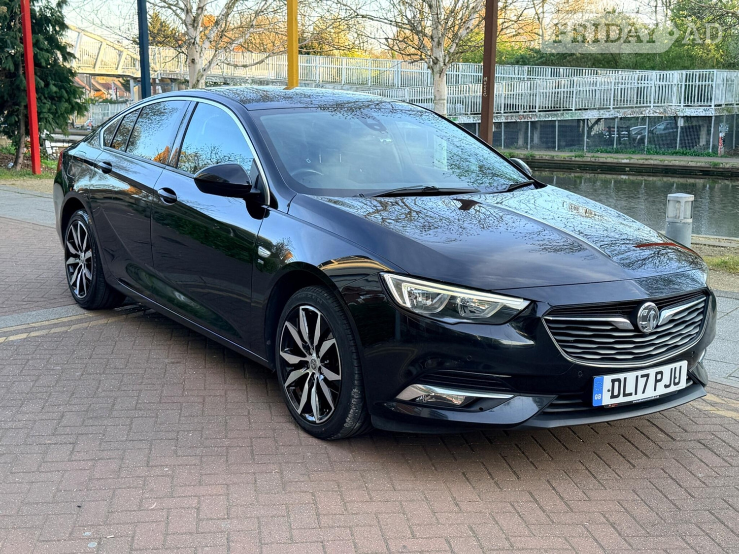 [ berth ]Vauxhall Insignia